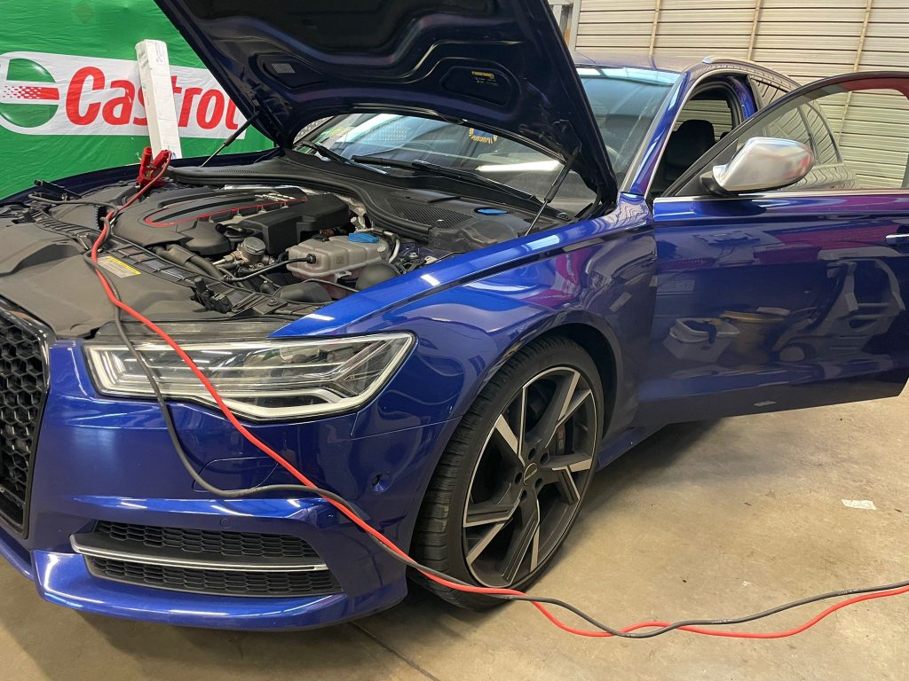 Auto beim Motortuning